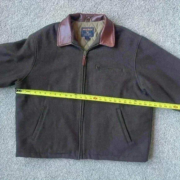 Woolrich Men's Brown Barn Chore Coat - Picture 15 of 16